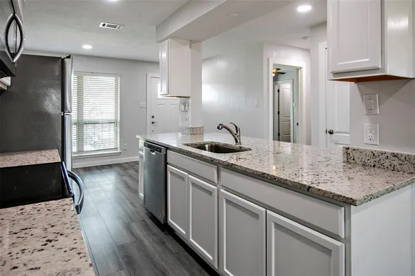 $140,000 | 849 Gun Barrel Lane, Unit F5, Gun Barrel City, TX 75156