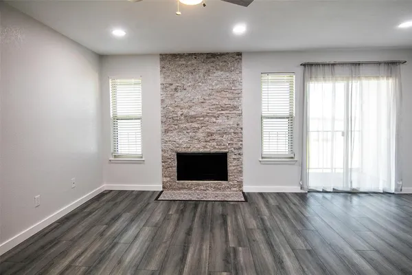 $140,000 | 849 Gun Barrel Lane, Unit F5, Gun Barrel City, TX 75156