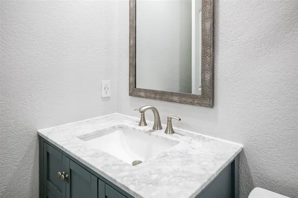 $140,000 | 849 Gun Barrel Lane, Unit F5, Gun Barrel City, TX 75156