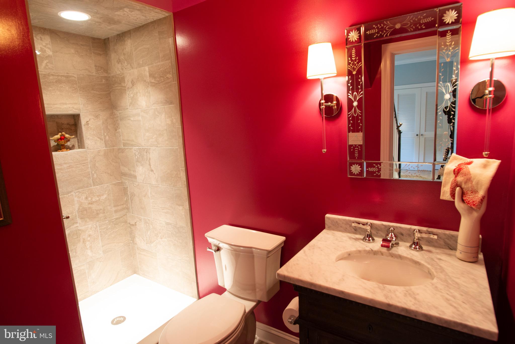 9 Devon Hill Road, Unit B2 Baltimore, MD 21210 - Photo 22 of 58 Full bath located down the hall from 1st flr den