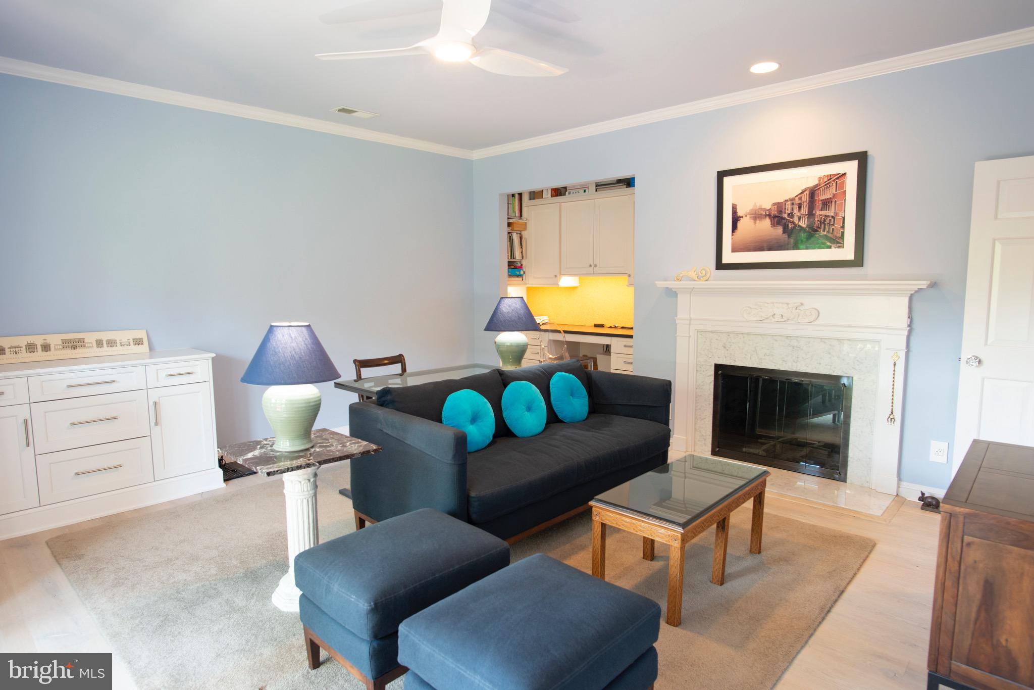 9 Devon Hill Road, Unit B2 Baltimore, MD 21210 - Photo 32 of 58 Family rm off Primary BR w/FP & office built-ins