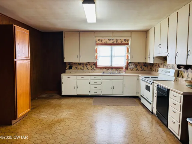 $169,900 | 494 Elizabeth Road, Friendship, TN 38034