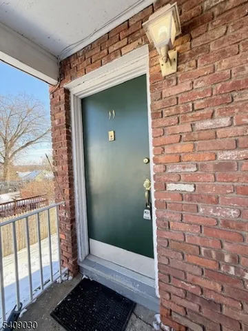 $1,850 | 114 North Beverwyck Road, Unit 11, Lake Hiawatha, NJ 07034