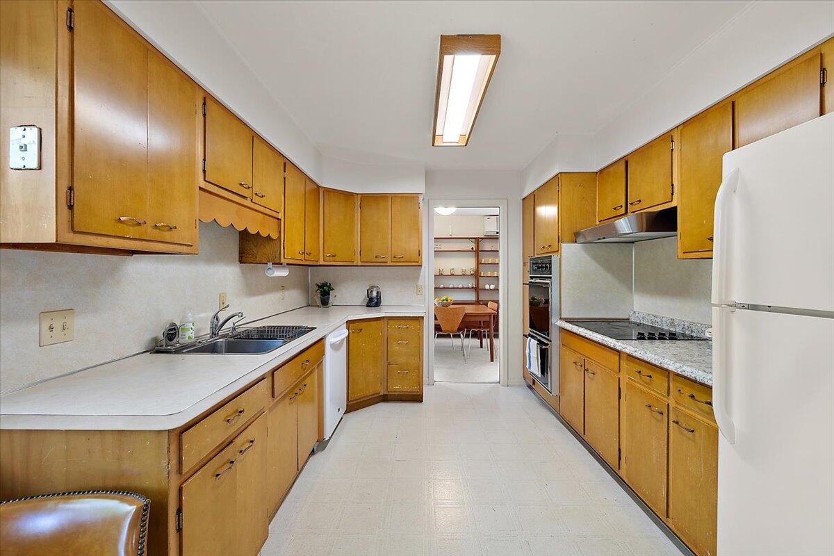 2511 Londonderry Road Ann Arbor, MI 48104 - Photo 15 of 47 28-2511 Londonderry Rd-28