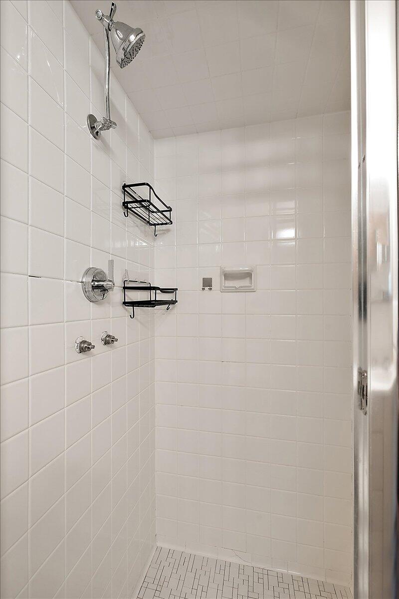 2511 Londonderry Road Ann Arbor, MI 48104 - Photo 27 of 47 41-2511 Londonderry Rd-41