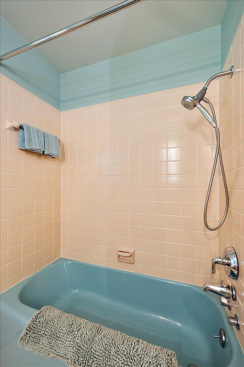 2511 Londonderry Road Ann Arbor, MI 48104 - Photo 32 of 47 48-2511 Londonderry Rd-48