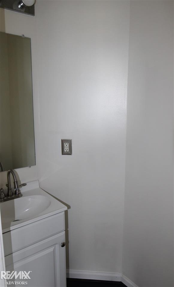 51976 Rivard Road New Baltimore, MI 48047 - Photo 24 of 30 50029784-23.JPG