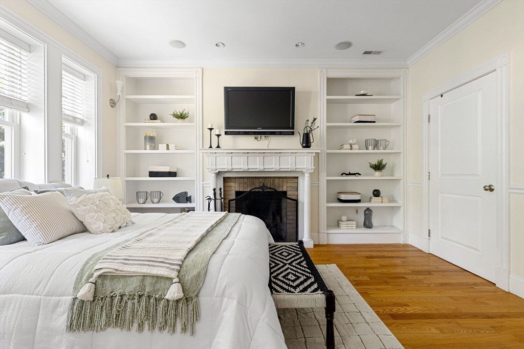 14 Marshal Street, Unit 3 Brookline, MA 02446 - Photo 12 of 19