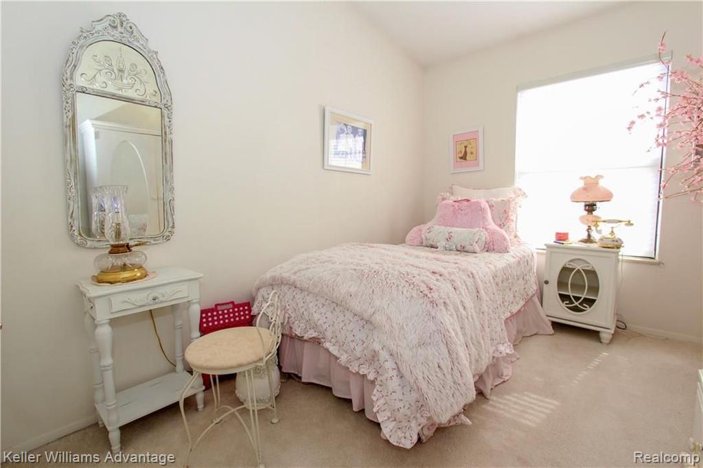 22280 Edgewater Novi, MI 48375 - Photo 12 of 20