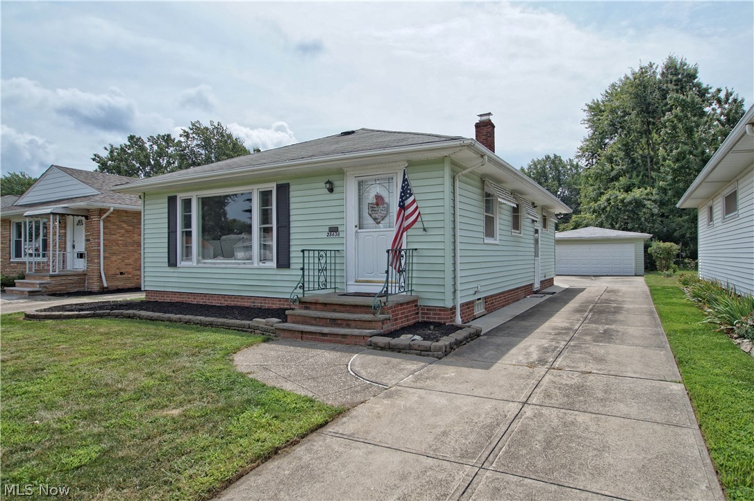 28638 Forest Road Willowick, OH 44095 - Photo 3 of 29