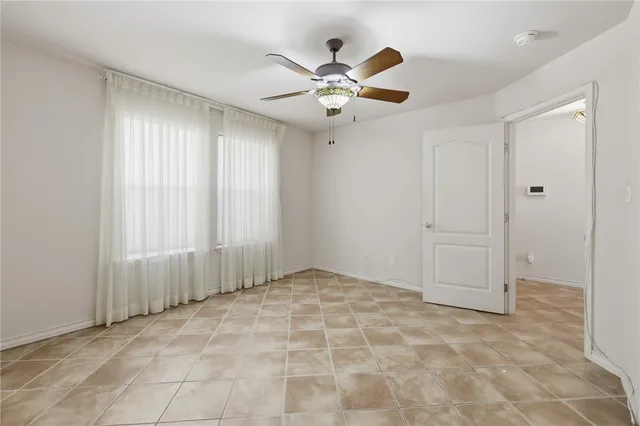 $250,000 | 1001 West 1001 Bayview Boulevard, Unit G, Portland, TX 78374