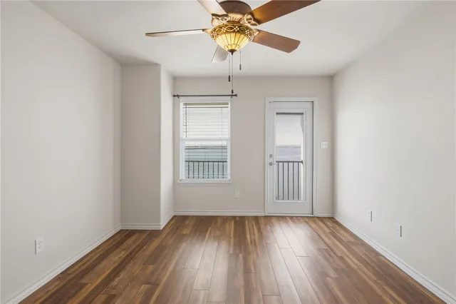 $250,000 | 1001 West 1001 Bayview Boulevard, Unit G, Portland, TX 78374