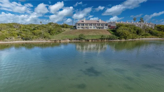 $250,000 | 1001 West 1001 Bayview Boulevard, Unit G, Portland, TX 78374