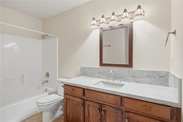 $250,000 | 1001 West 1001 Bayview Boulevard, Unit G, Portland, TX 78374