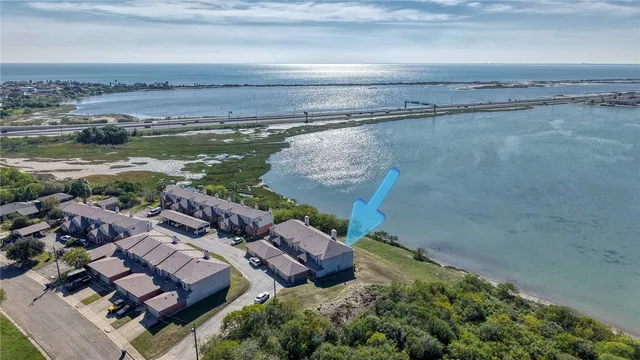 $250,000 | 1001 West 1001 Bayview Boulevard, Unit G, Portland, TX 78374