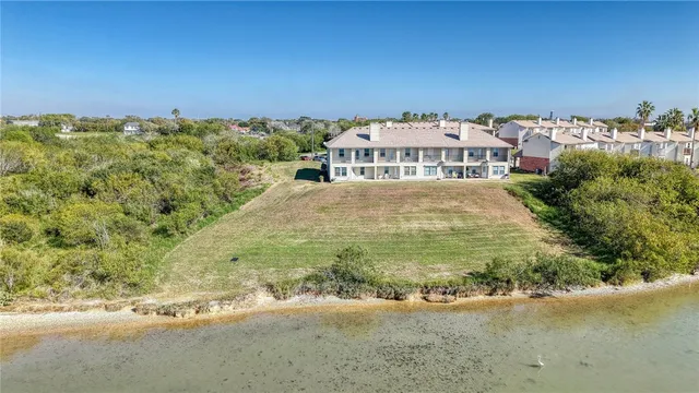 $250,000 | 1001 West 1001 Bayview Boulevard, Unit G, Portland, TX 78374