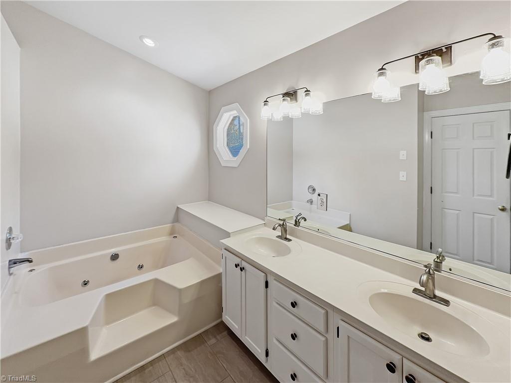 4004 Baywater Point High Point, NC 27265 - Photo 6 of 18 Gallery Image 6