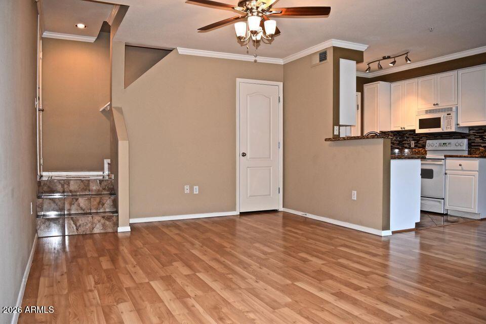 1701 East Colter Street, Unit 7 Phoenix, AZ 85016 - Photo 2 of 40 Living room