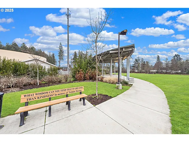 $421,900 | 25220 Tanglewood Way, Veneta, OR 97487