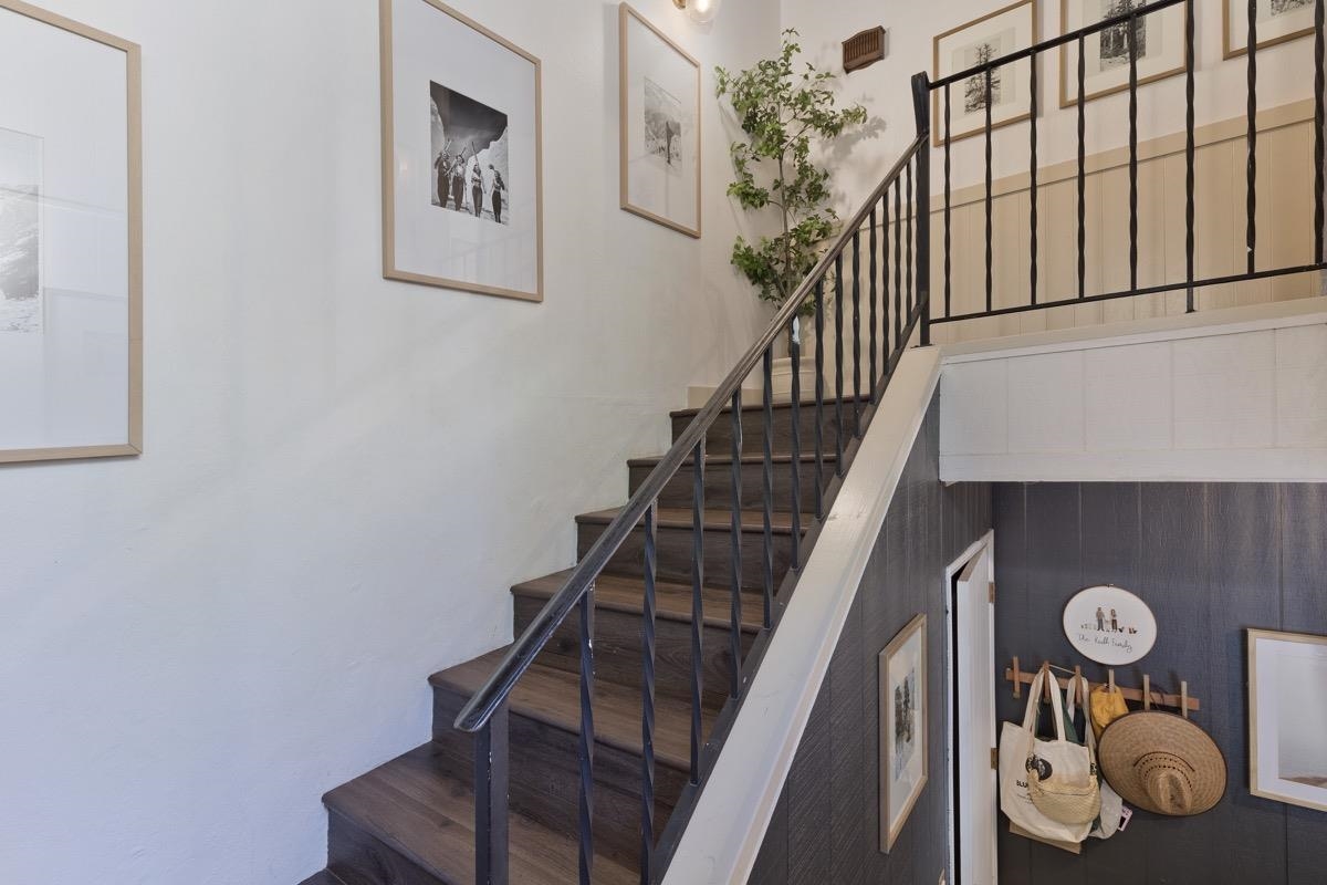 3251 Chateau Road, Unit 12 Mammoth Lakes, CA 93546 - Photo 22 of 50 a view of entryway
