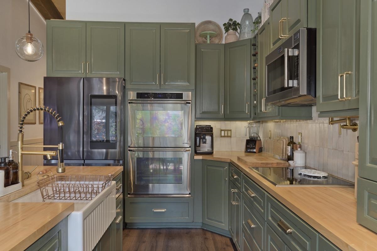 3251 Chateau Road, Unit 12 Mammoth Lakes, CA 93546 - Photo 25 of 50 a kitchen with a refrigerator and a sink