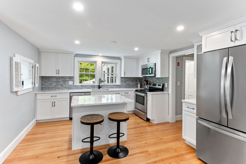 10 Forrest Road Walpole, MA 02081 - Photo 12 of 34 Gallery Image 12