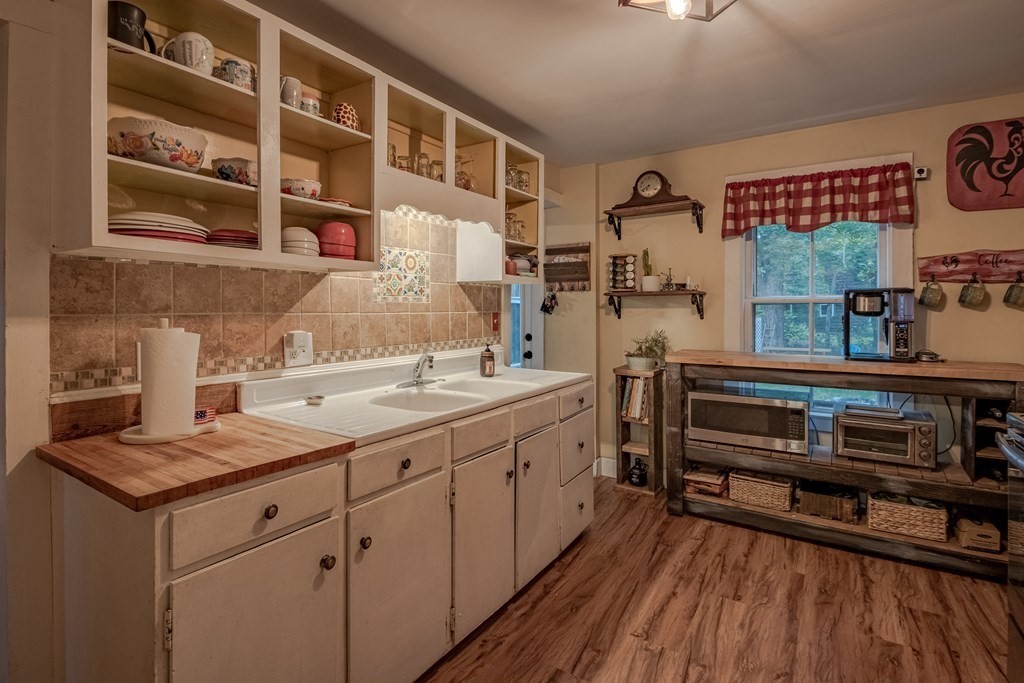 90 Belchertown Road Amherst, MA 01002 - Photo 18 of 27 Gallery Image 18