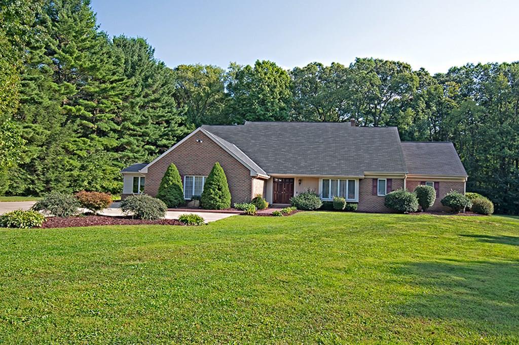 118 Oak Ridge Drive Butler, PA 16002 - Photo 1 of 25 Welcome home!