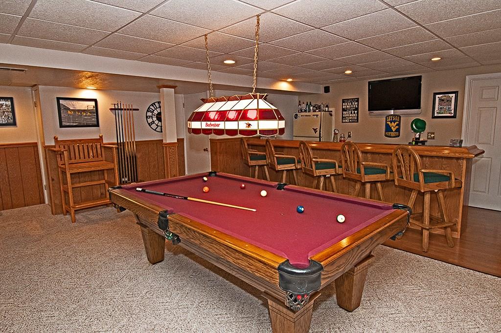 118 Oak Ridge Drive Butler, PA 16002 - Photo 23 of 25 Game room with Over-sized Wet Bar