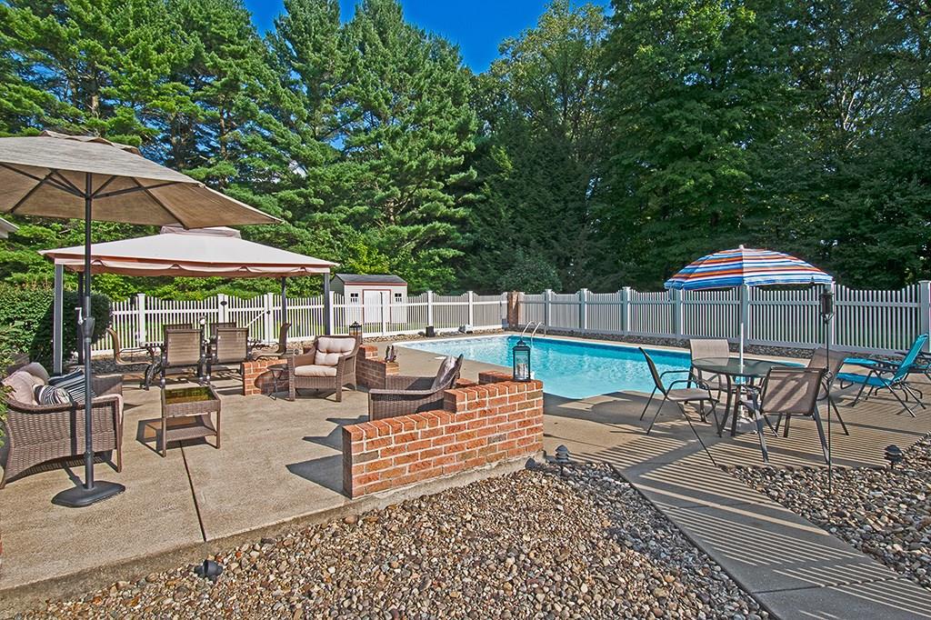 118 Oak Ridge Drive Butler, PA 16002 - Photo 24 of 25 Outside Entertaining Space