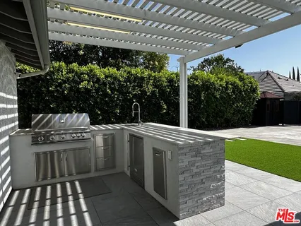 $8,995 | 10758 Cozycroft Avenue, Chatsworth, CA 91311