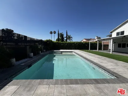 $8,995 | 10758 Cozycroft Avenue, Chatsworth, CA 91311