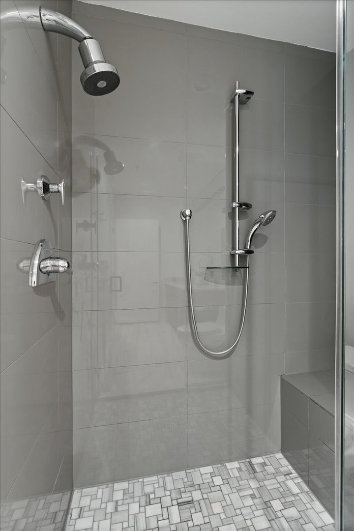 1235 South Prairie Avenue, Unit 2709 Chicago, IL 60605 - Photo 26 of 46 a bathroom with a shower