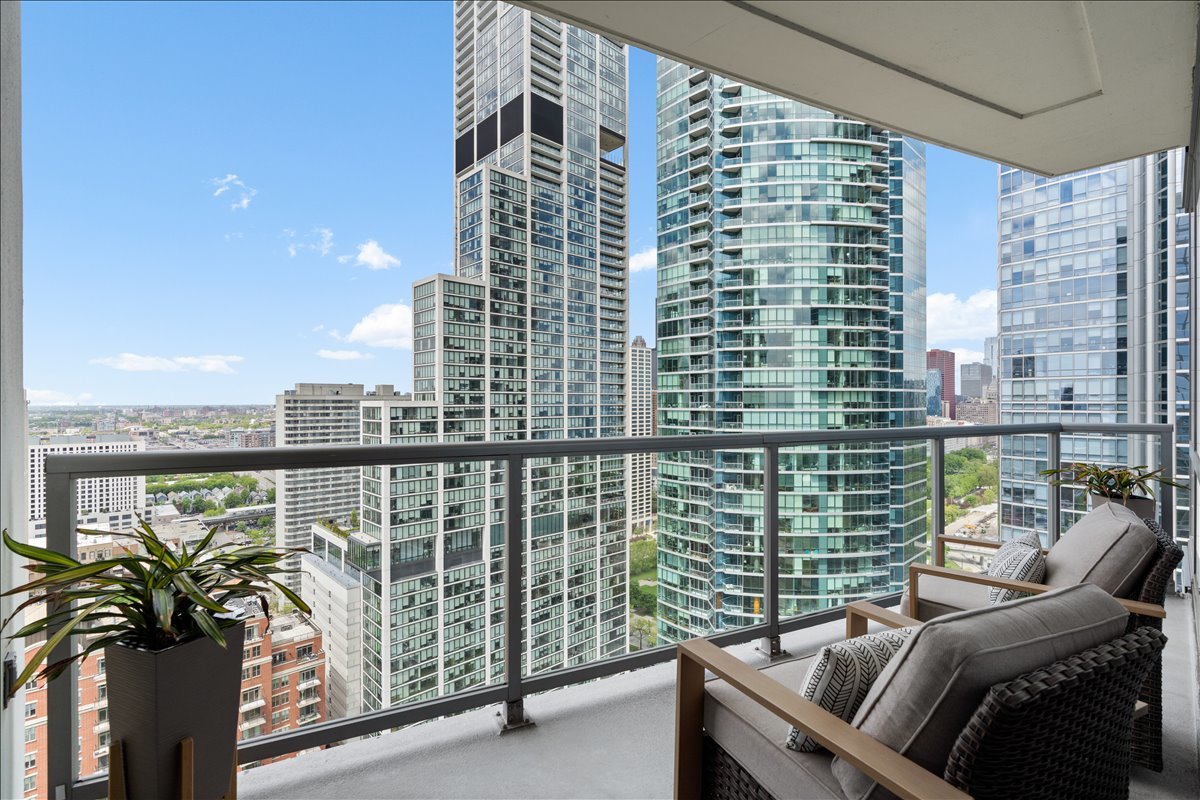 1235 South Prairie Avenue, Unit 2709 Chicago, IL 60605 - Photo 31 of 46 a view of balcony with furniture