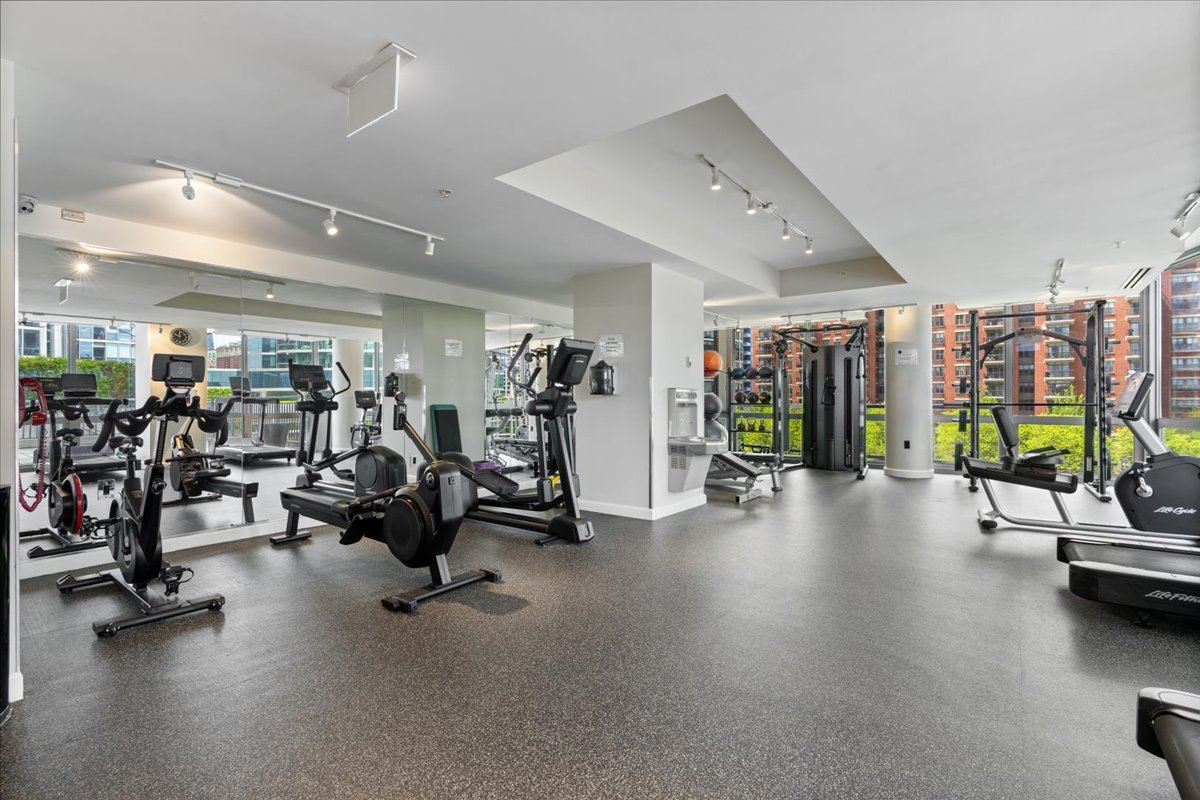 1235 South Prairie Avenue, Unit 2709 Chicago, IL 60605 - Photo 37 of 46 a view of a room with gym equipment