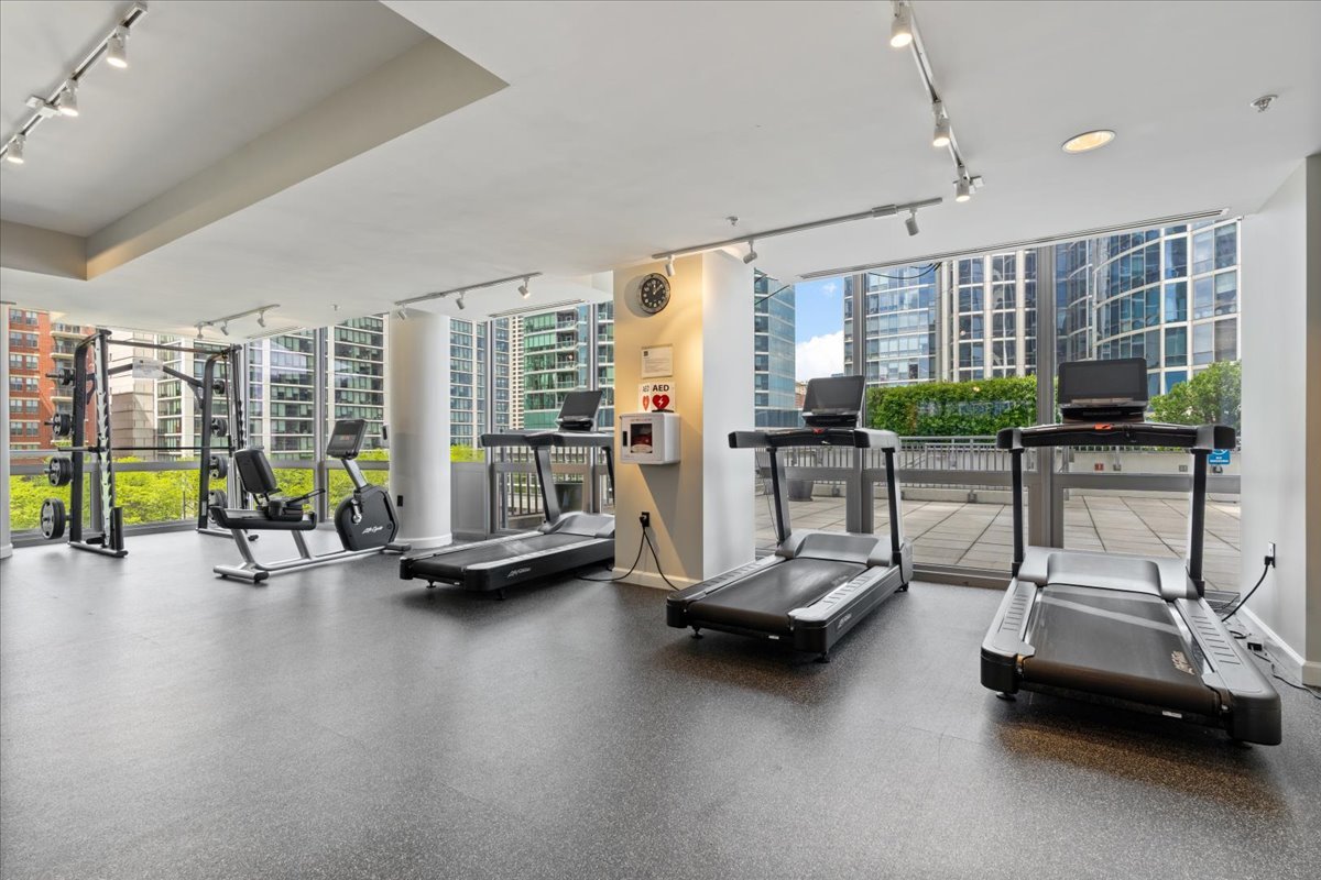 1235 South Prairie Avenue, Unit 2709 Chicago, IL 60605 - Photo 38 of 46 a view of a room with gym equipment