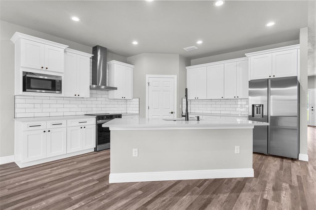 16113 Penn State Road Weeki Wachee, FL 34614 - Photo 3 of 53