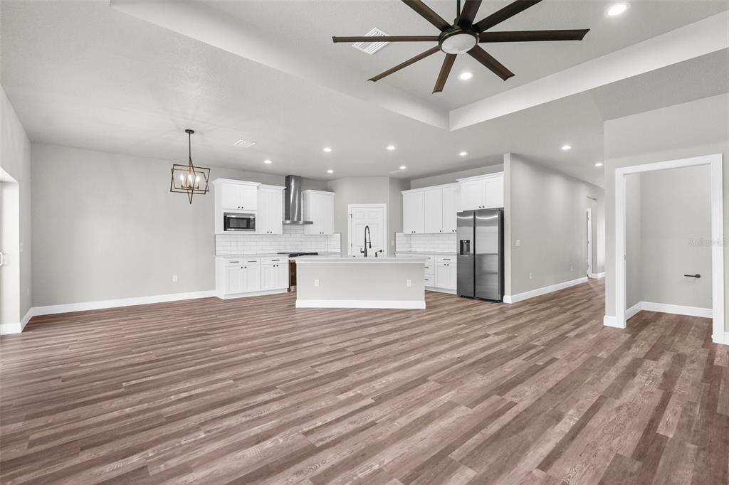 16113 Penn State Road Weeki Wachee, FL 34614 - Photo 34 of 53