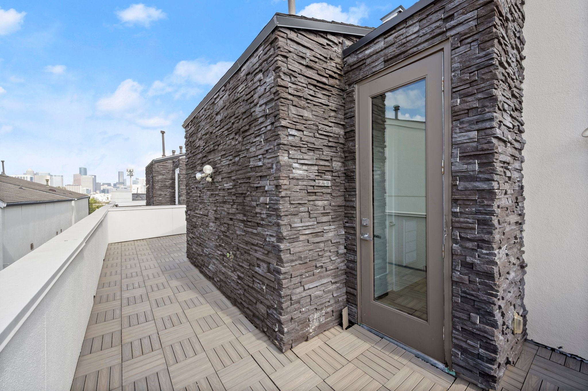 1615 Wheeler Avenue, Unit A Houston, TX 77004 - Photo 25 of 28 a view of entryway