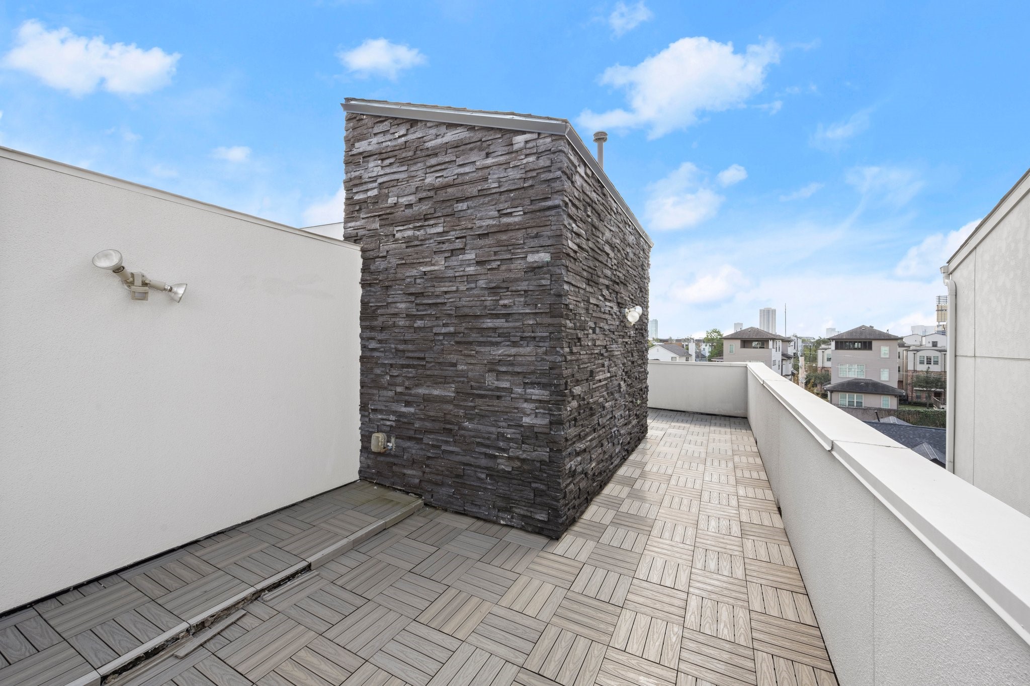 1615 Wheeler Avenue, Unit A Houston, TX 77004 - Photo 26 of 28 a view of terrace