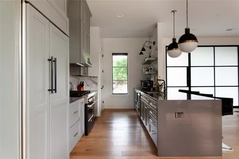 $1,998,000 | 6100 Gena Court, Austin, TX 78757