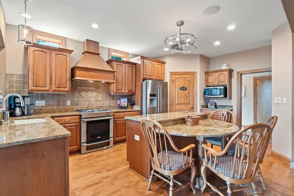 $1,325,000 | 6507 Willow Court, Waterford, WI 53185