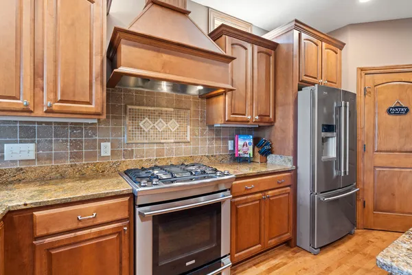 $1,325,000 | 6507 Willow Court, Waterford, WI 53185