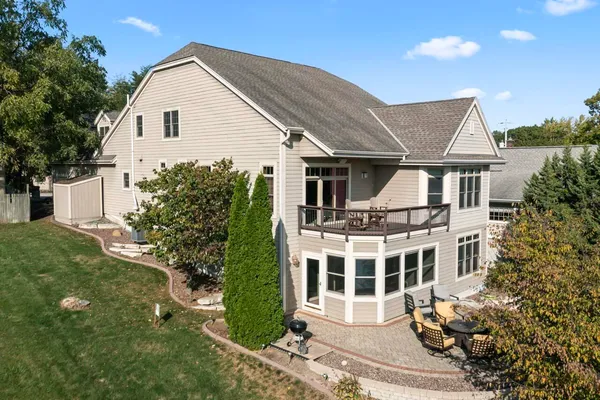 $1,325,000 | 6507 Willow Court, Waterford, WI 53185
