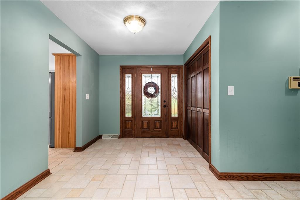 7005 Franklin Road Cranberry Township, PA 16066 - Photo 6 of 26 an empty room with windows and closet