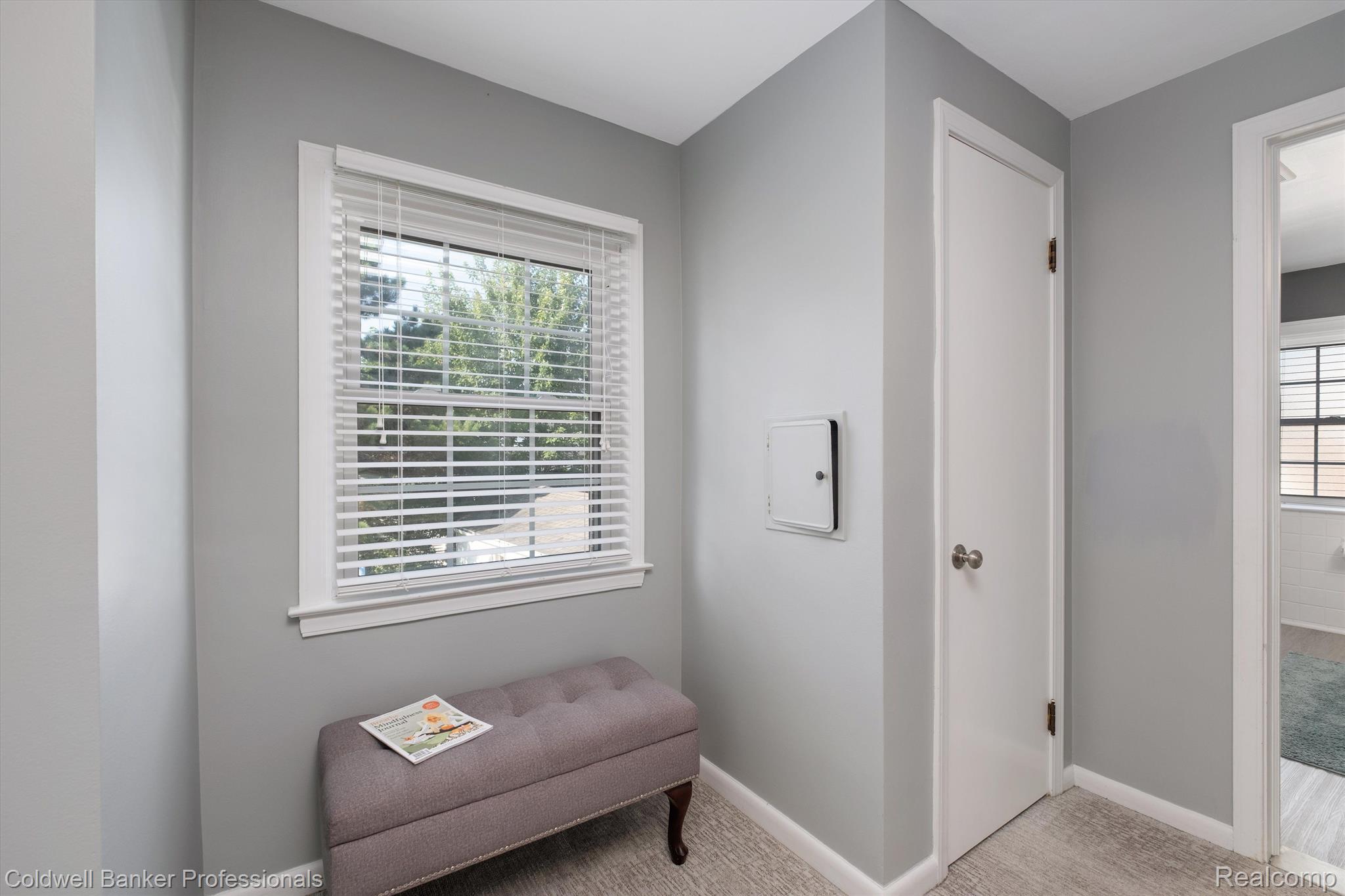 1585 Fairholme Road Grosse Pointe, MI 48236 - Photo 17 of 28