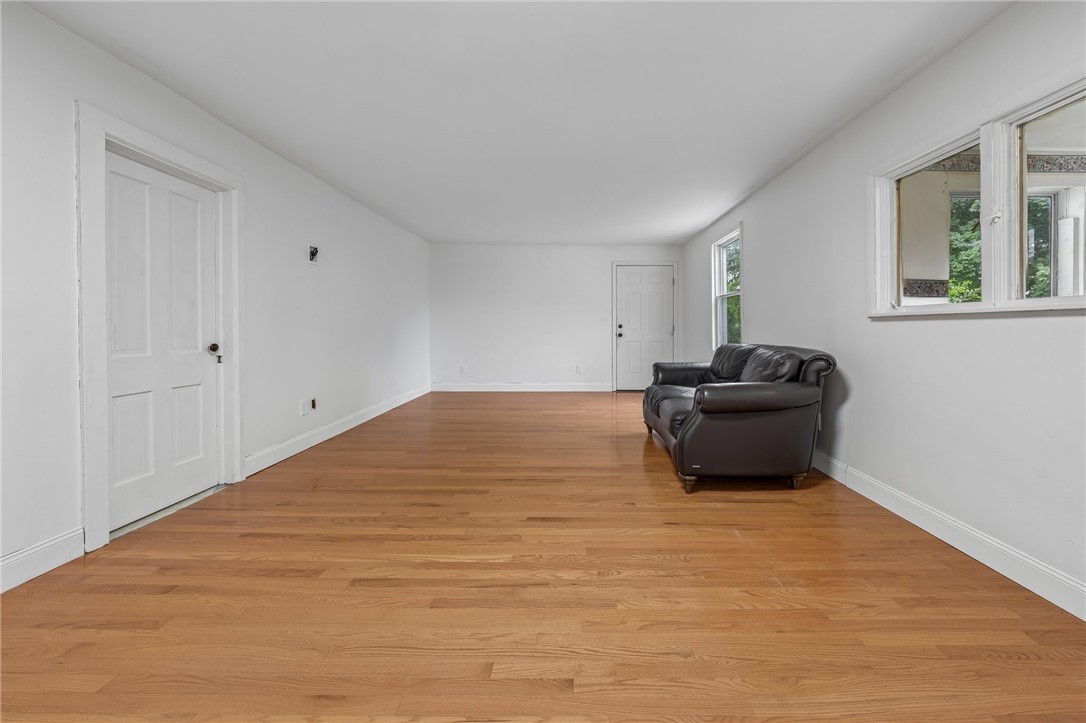 6328 Warboys Road Byron, NY 14422 - Photo 15 of 31 Livingroom