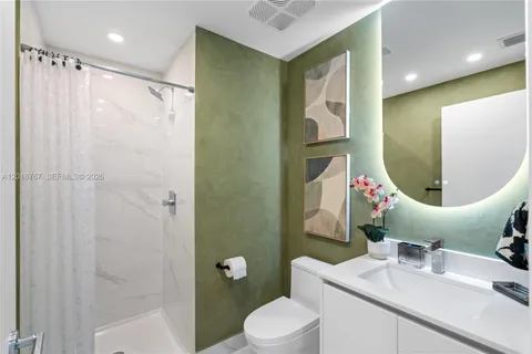 $1,950,000 | 700 Northeast 24th Street, Unit 5206, Miami, FL 33137