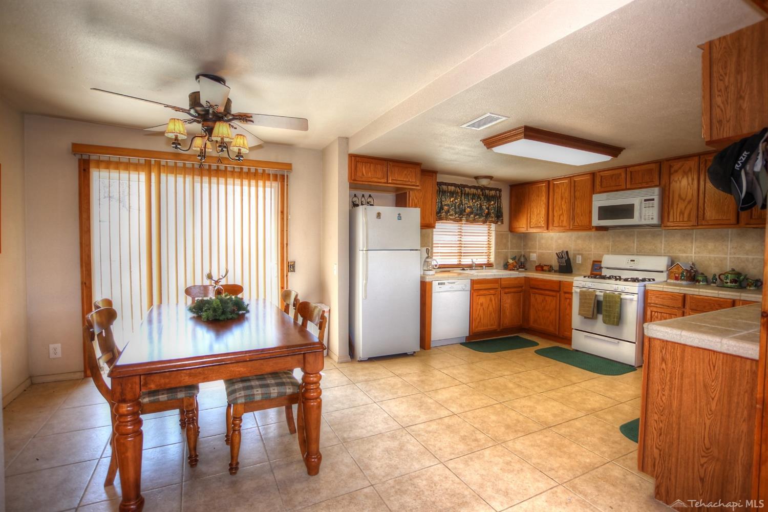 26600 Columbia Way Tehachapi, CA 93561 - Photo 18 of 32 Gallery Image 18