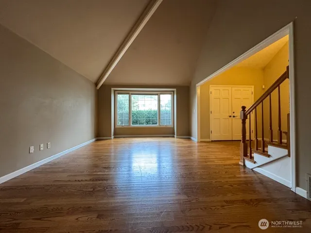 $3,950 | 24717 Southeast 45th Place, Sammamish, WA 98029